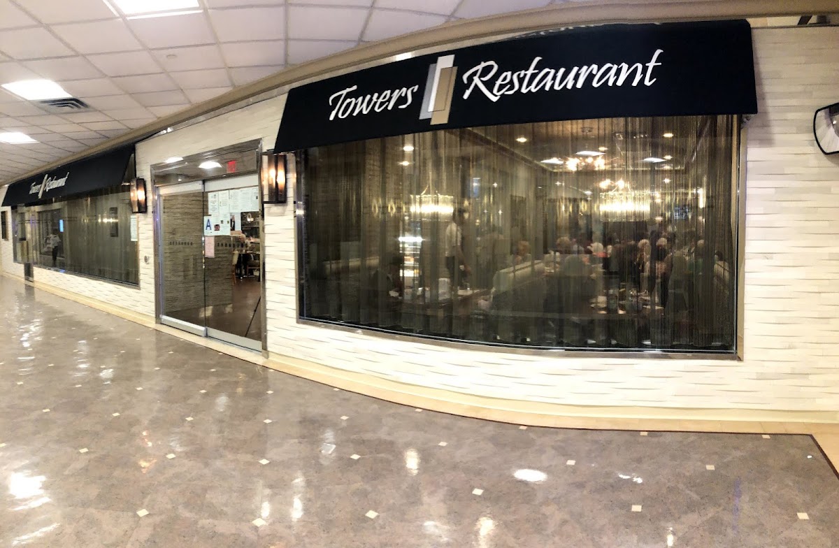 Dining At North Shore Towers